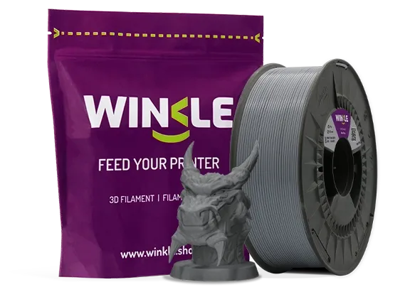 Doypack de la bobina de Filamento PLA PRO Winkle 1,75mm Gris Ceniza 1kg junto a figura impresa en 3D con ese material y su envase sostenible y reutilizable