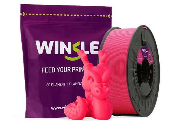 Doypack de la bobine de Filament PLA HD Fluoreszent Winkle 1,75mm Elektrisch Rosa 300g sowie eine 3D-gedruckte Figur aus diesem Material und ihre nachhaltige und wiederverwendbare Verpackung.