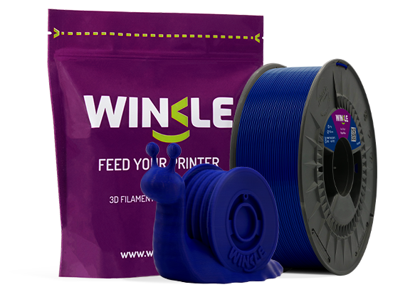 Doypack of spool Winkle PLA HD Filament Royal Blue 1,75mm 300g along with 3D printed figure with that material and its sustainable and reusable packaging.